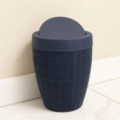 Addis Hessian Swing Lid Bathroom Bin